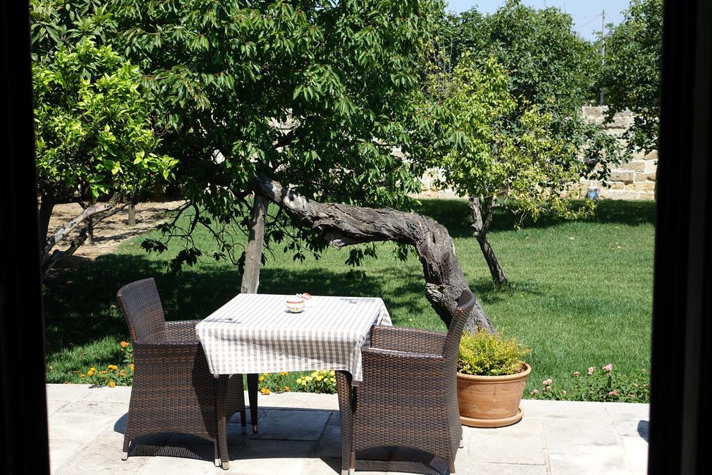 Masseria Carignani トゥーリエ エクステリア 写真